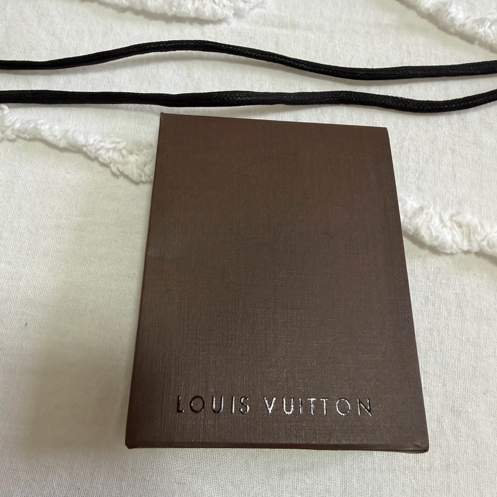 Louis Vuitton Black Shoe Laces with Dark Brown Gift Box